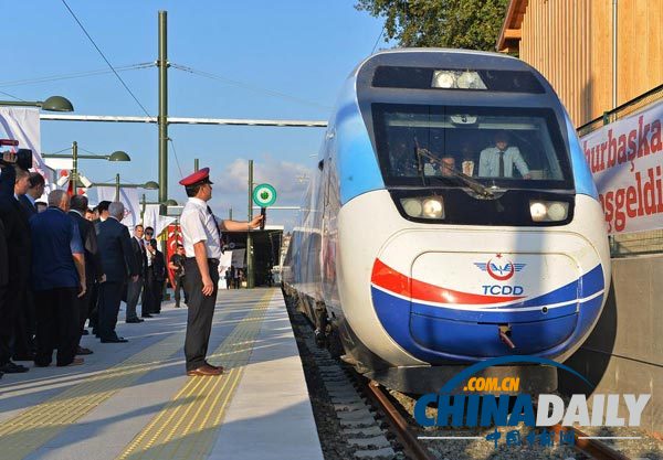 中國海外合建首條高鐵在土耳其通車