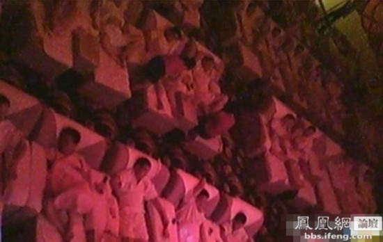 英國(guó)記者冒死偷拍“色情之都”東莞的地下妓院