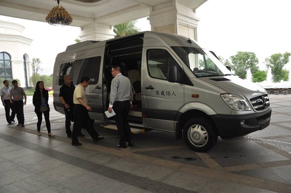 奔馳商務(wù)車成為2014年亞太經(jīng)合組織財政高官會官方用車
