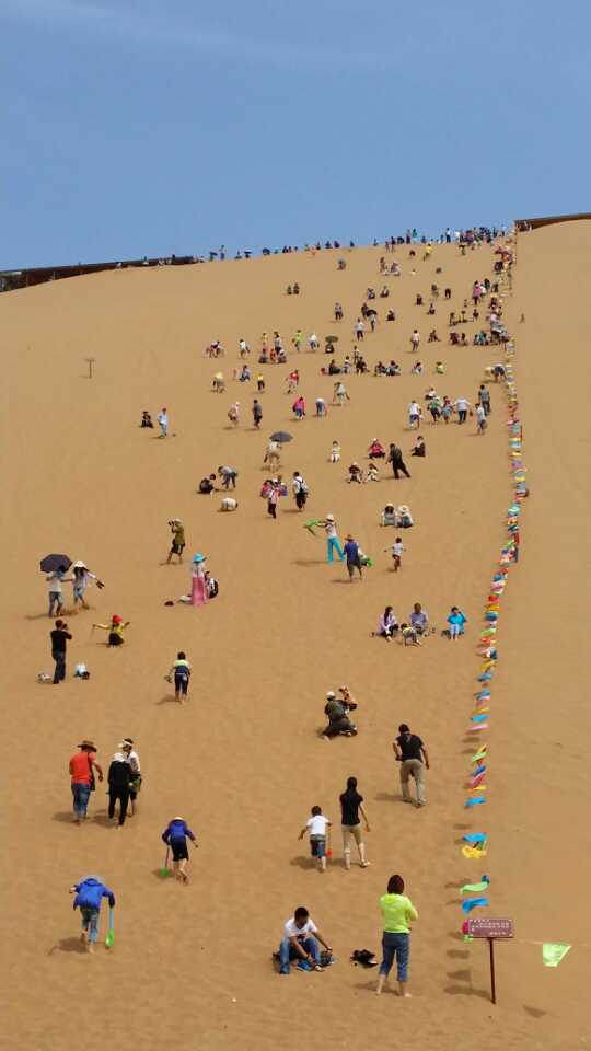 港中旅寧夏沙坡頭景區(qū)在北京旅游博覽會上呈現(xiàn)歌舞盛宴推出全新體驗(yàn)性產(chǎn)品