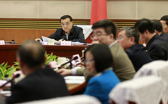 座談會(huì)現(xiàn)場(chǎng)：總理為什么打斷他們的發(fā)言？