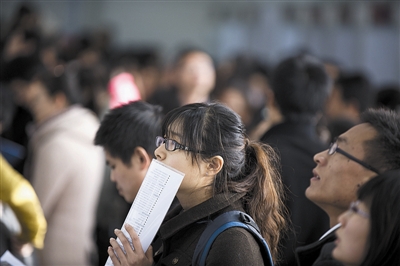 美媒：中國(guó)就業(yè)市場(chǎng)變了 農(nóng)民工難求大學(xué)生求職難