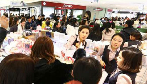 韓媒：中國80后購買力最強(qiáng)大 成韓百貨店香饃饃