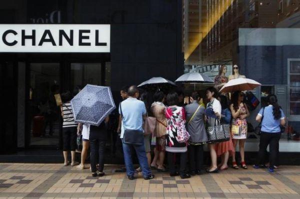 外媒:內(nèi)地赴港游客大幅減少 香港或遭旅游“寒冬”