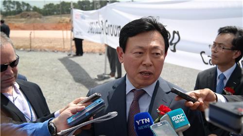 韓國樂天集團會長就因涉隱匿資金遭調(diào)查道歉
