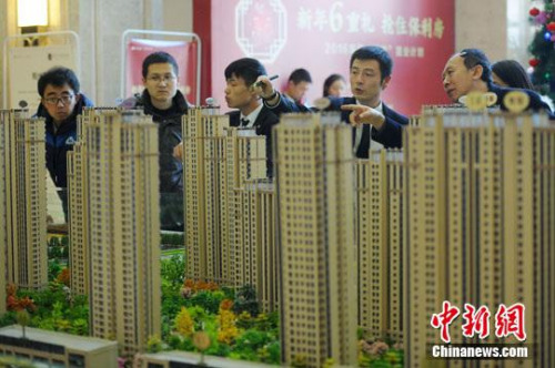 中央將研究土地使用權(quán)續(xù)期 專(zhuān)家：續(xù)期不應(yīng)收費(fèi)