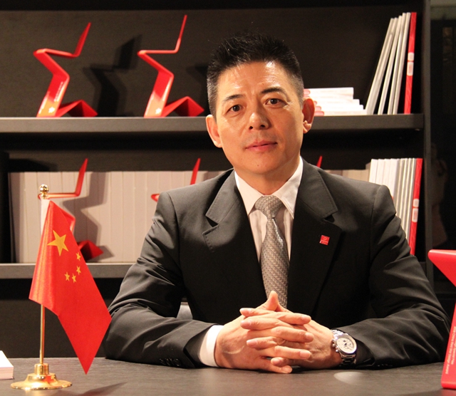 “中國(guó)設(shè)計(jì)”系列報(bào)道②紅星獎(jiǎng)陳冬亮：科技+工業(yè)設(shè)計(jì)讓“中國(guó)制造”震驚世界