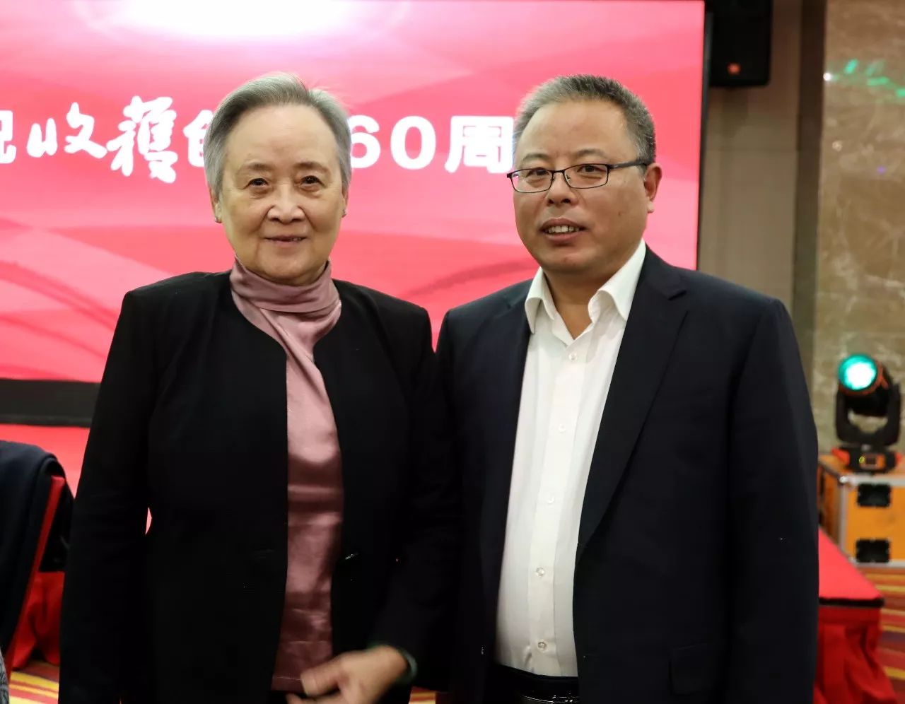 文學(xué)家園：大咖舉杯古井貢，共慶《收獲》60年！