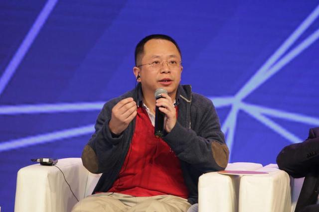 360發(fā)布智能掃地機器人
