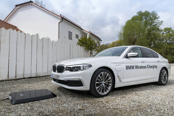 汽車也可以無(wú)線充電 寶馬集團(tuán)推出世界首創(chuàng)BMW無(wú)線充電