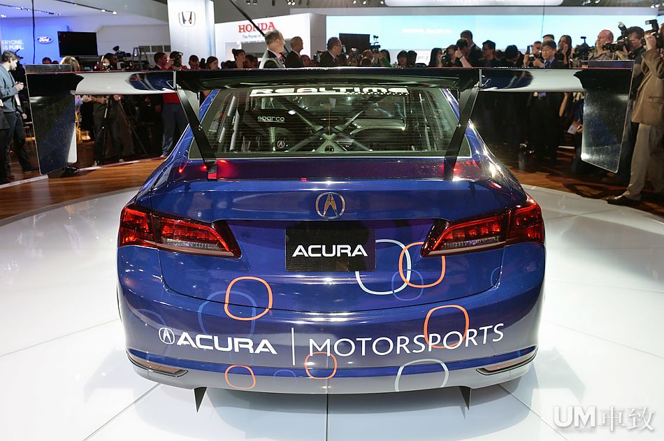 2015謳歌TLX GT賽車發(fā)布
