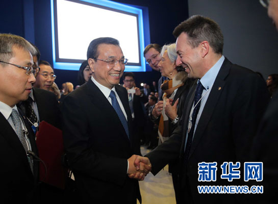 李克強(qiáng)在世界經(jīng)濟(jì)論壇年會(huì)上發(fā)表特別致辭