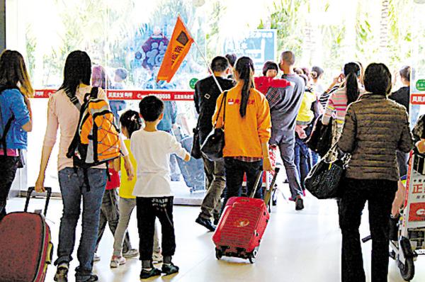 春節(jié)出境“過洋年”：中國游客“越走越遠(yuǎn)”