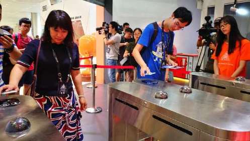 超市“無人”的代價：少了售貨員，多了些什么？